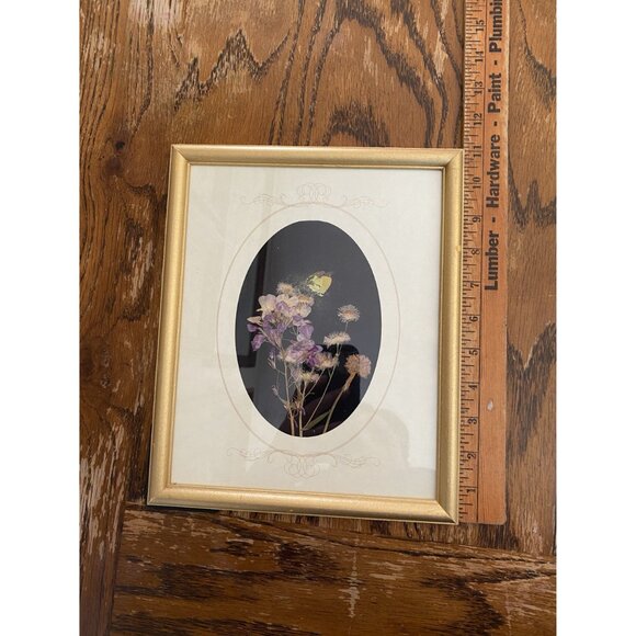 Pressed Flower & Butterfly Artwork In Gold Frame Oval Matting Design Vintage Wal - Picture 4 of 7